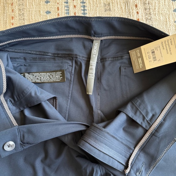 New Vuori Men’s Meta Pant Classic Fit 30" Ink V4009-S Size 36” | inseam 30” - Picture 6 of 7